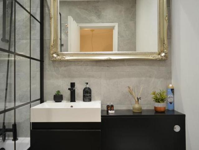 Apartment 2 Bedroom For Rent London London 4600 ES87521607