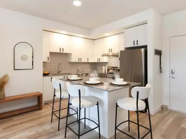 Apartment 2 Bedroom For Rent Parksville BC 2519 ES105466903