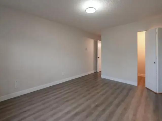 Apartment 2 Bedroom For Rent Penticton BC 1700 ES104840696