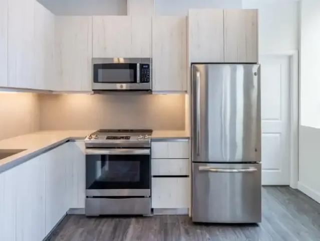 Apartment 2 Bedroom For Rent Peterborough ON 2525 ES104863201