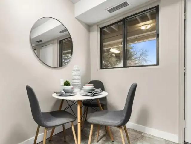 Apartment 2 Bedroom For Rent Regina SK 1229 ES103739305