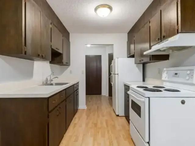 Apartment 2 Bedroom For Rent Regina SK 1515 ES105410203