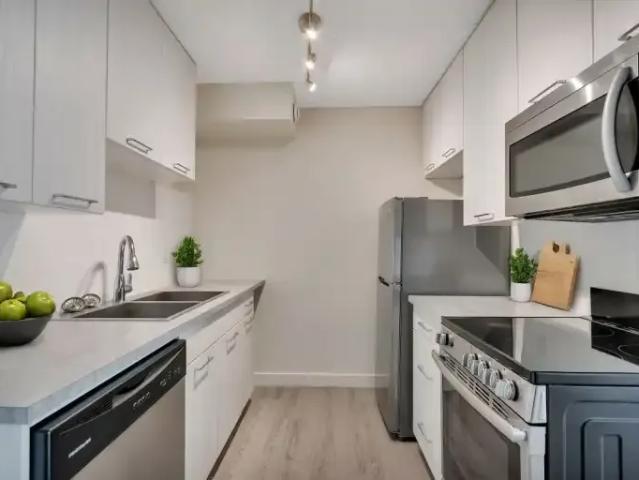Apartment 2 Bedroom For Rent Regina SK 1549 ES103610892