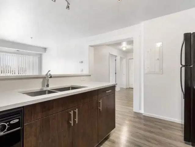 Apartment 2 Bedroom For Rent Regina SK 1625 ES104711406
