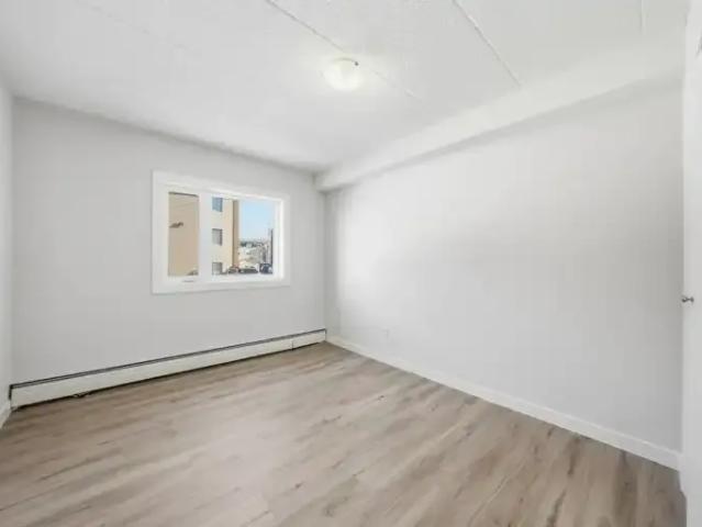 Apartment 2 Bedroom For Rent Regina SK 1660 ES103878747
