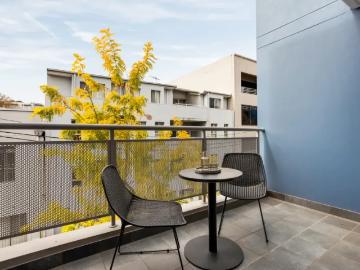 Apartment 2 Bedroom For Rent Redfern NSW ES102341336