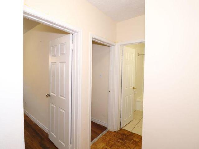 Apartment 2 Bedroom For Rent Richmond Hill ON 2250 ES90302847