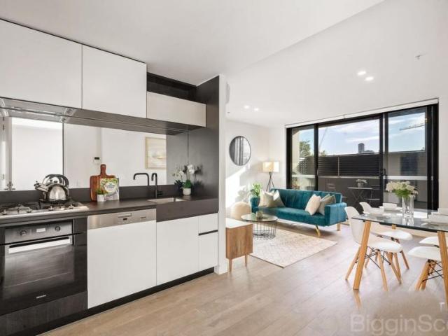 Apartment 2 Bedroom For Rent St Kilda VIC ES101581109