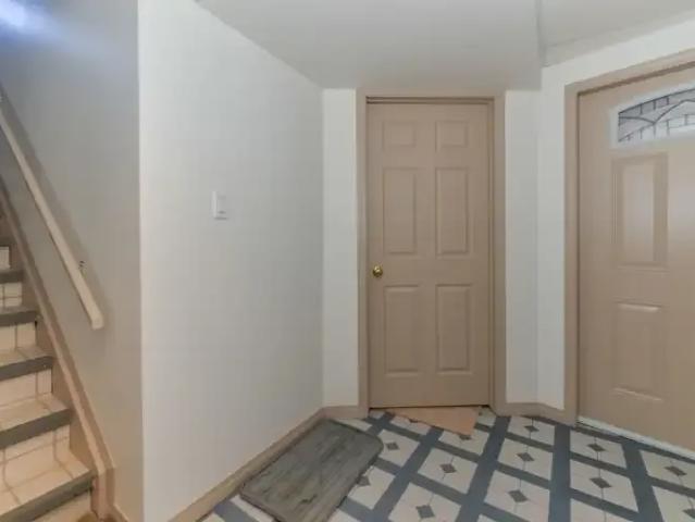 Apartment 2 Bedroom For Rent Stony Plain AB 1200 ELS104535480