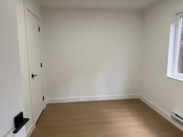 Apartment 2 Bedroom For Rent Surrey BC 1500 ES105047484