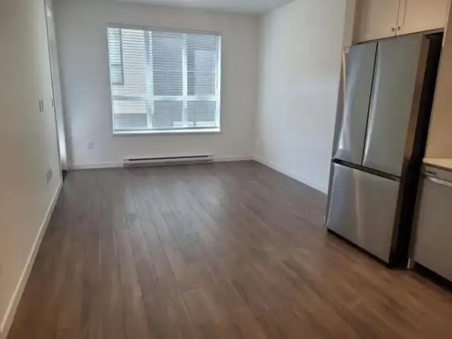 Apartment 2 Bedroom For Rent Surrey BC 2100 ES105118981