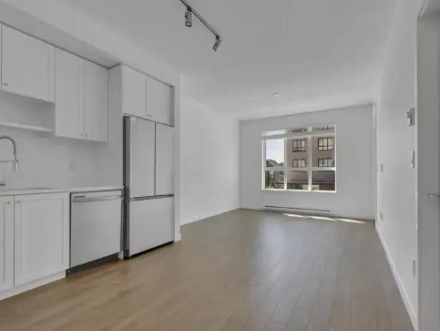 Apartment 2 Bedroom For Rent Surrey BC 2300 ES102915335