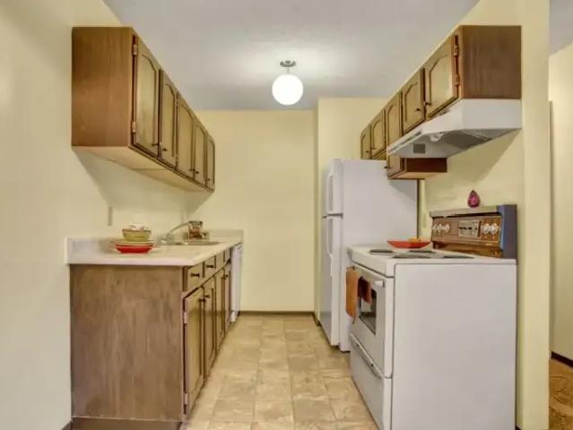 Apartment 2 Bedroom For Rent Saskatoon SK 1360 ES98363066