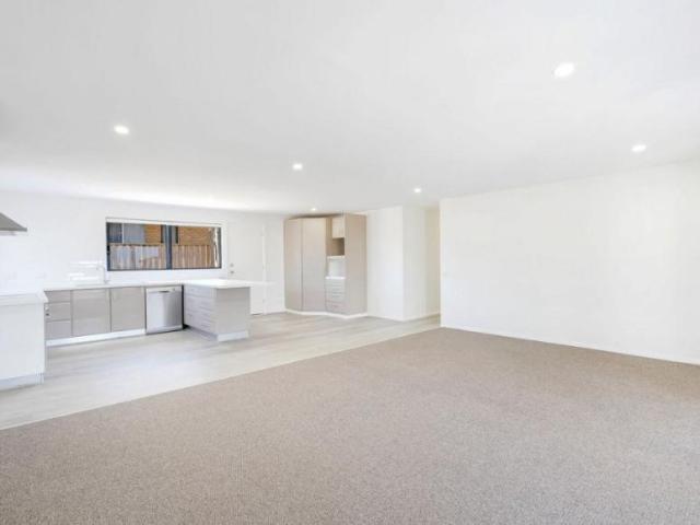 Apartment 2 Bedroom For Rent The Entrance NSW 670 ES103616942