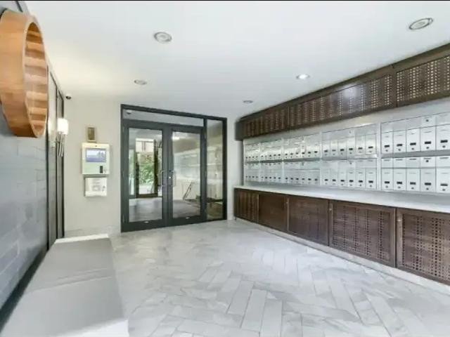 Apartment 2 Bedroom For Rent Toronto ON 2424 ES105100463