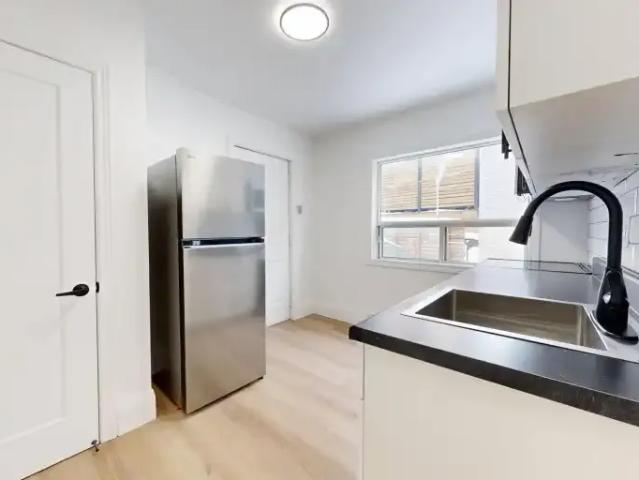 Apartment 2 Bedroom For Rent Toronto ON 2599 ES105100427