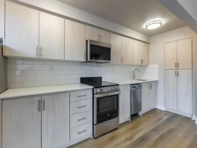 Apartment 2 Bedroom For Rent Toronto ON 2600 ES91720492