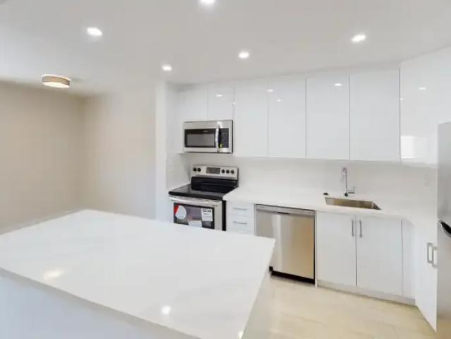 Apartment 2 Bedroom For Rent Toronto ON 2702 ES101474140