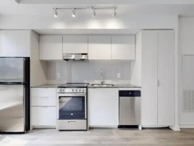 Apartment 2 Bedroom For Rent Toronto ON 3380 ES99824205