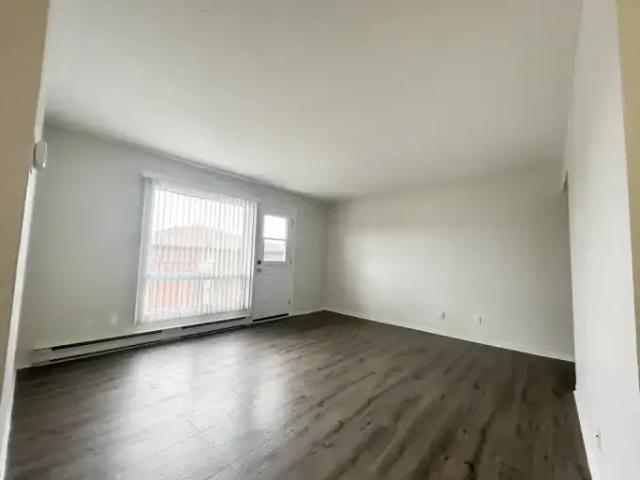 Apartment 2 Bedroom For Rent Trenton ON 1899 ES103424312