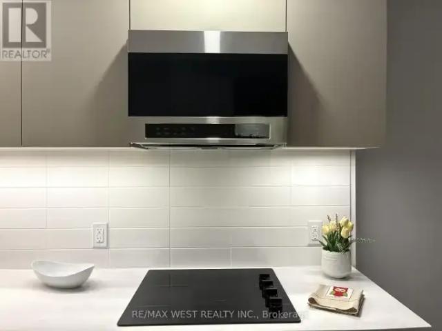 Apartment 2 Bedroom For Rent Vaughan ON 2200 ES105654240
