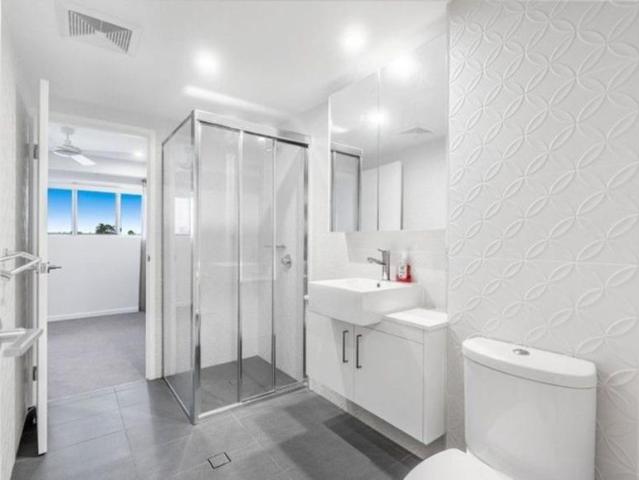 Apartment 2 Bedroom For Rent Wynnum, QLD ES105605902
