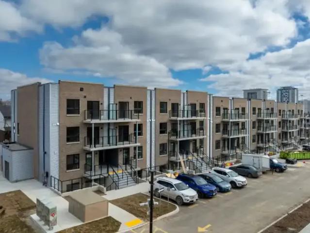 Apartment 2 Bedroom For Rent Waterloo ON 1997 ES102306347