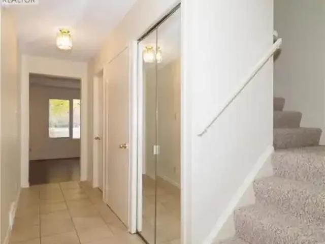 Apartment 2 Bedroom For Rent Waterloo ON 2650 ES102578974