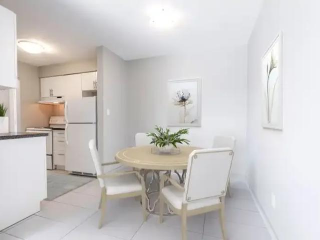 Apartment 2 Bedroom For Rent Windsor ON 1915 ELS102847111