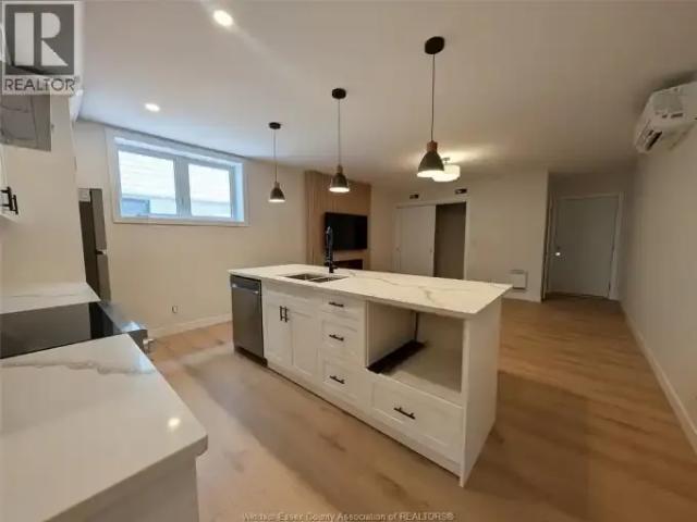 Apartment 2 Bedroom For Rent Windsor ON 2000 ES104842053