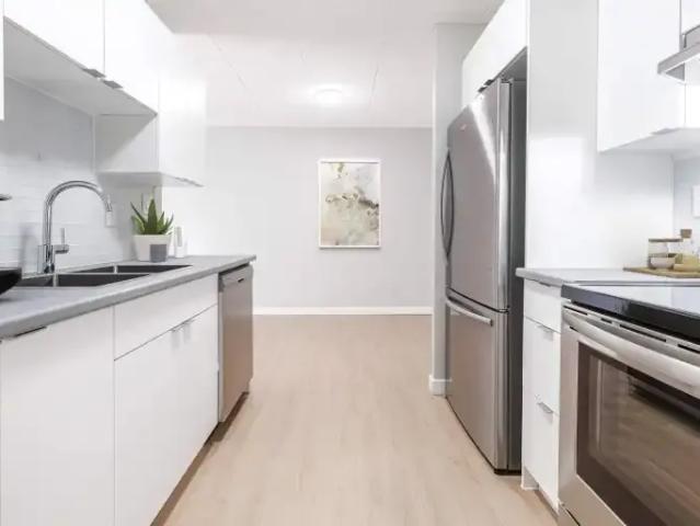 Apartment 2 Bedroom For Rent Windsor ON 2255 ES104985758