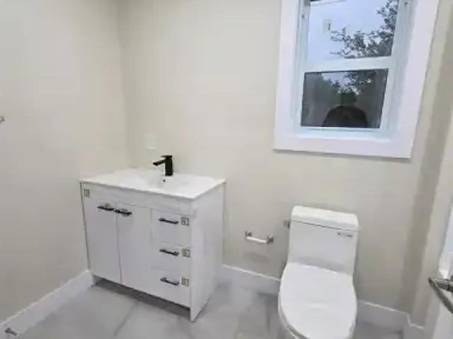 Apartment 2 Bedroom For Rent Windsor ON 2295 ES105004810