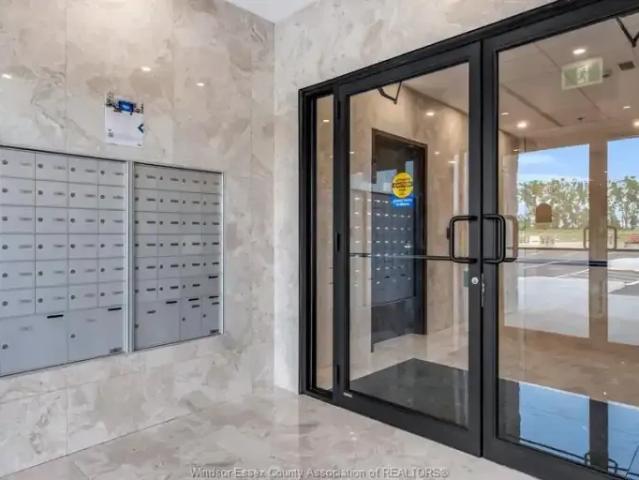 Apartment 2 Bedroom For Rent Windsor ON 2395 ES104471167