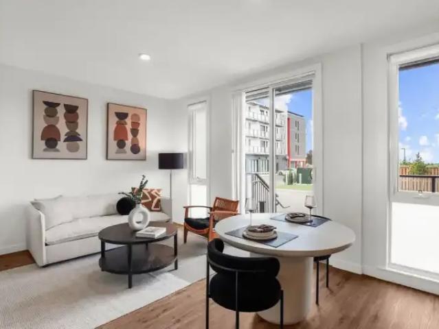 Apartment 2 Bedroom For Rent Woodstock ON 2204 ES103178820