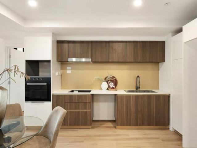 Apartment 2 Bedroom For Rent WOOLLOONGABBA QLD 899000 ES83884667