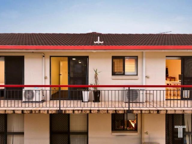 Apartment 2 Bedroom For Rent Wooloowin QLD ES104403152