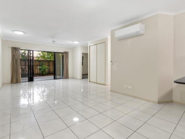 Apartment 2 Bedroom For Rent Yorkeys Knob QLD ES106137906