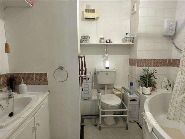 Apartment 2 Bedroom For Sale Broadstairs Kent 139900 ES101351847