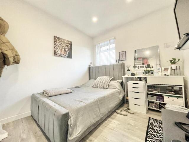 Apartment 2 Bedroom For Sale Epping Forest Great London 299995 ES101025627