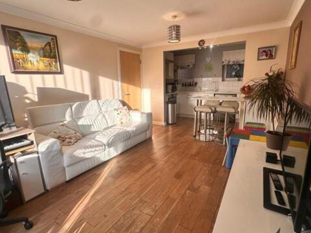 Apartment 2 Bedroom For Sale Feltham Greater London 275000 ES101025730