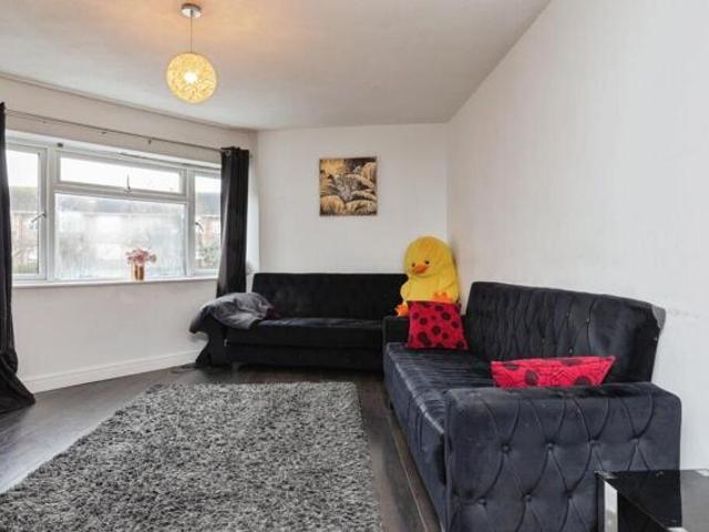 Apartment 2 Bedroom For Sale Loughton Essex 270000 ES100684822