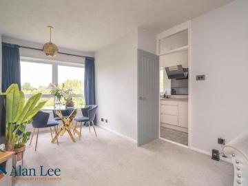Apartment 2 Bedroom For Sale Prestbury Cheshire East 150000 ES101678281