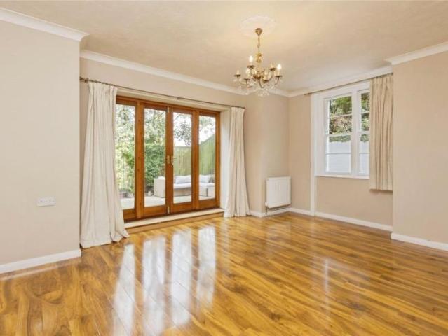 Apartment 2 Bedroom For Sale Royal Tunbridge Wells Kent 515000 ES105804967
