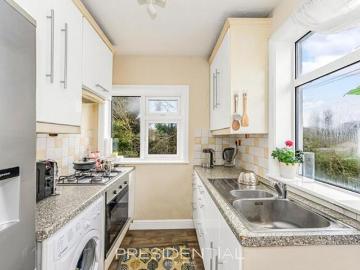 Apartment 2 Bedroom For Sale Woodford Green Greater London 325000 ES100456666