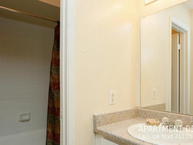 apartment 2 bedroom, Houston TX 77099 DLS76794336