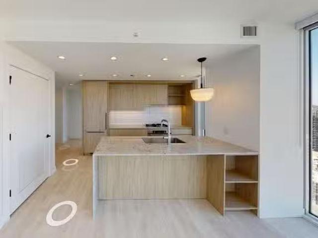 Apartment 2 bedrooms in Near North