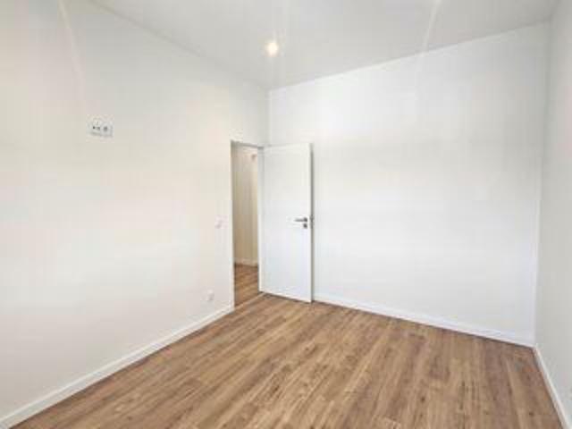 Apartment 2 bedrooms Oeiras for rent double glazing, floating floor, terrace, marquee