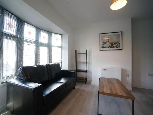 Apartment 2, Lynden Farrar Road