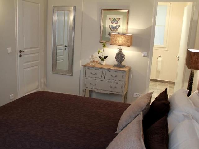 Apartment 2 rooms 40m² Champ de Mars, Paris Amsterdam Apartments for Rent
