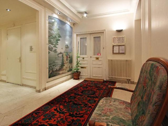 Apartment 2 rooms 55m² Champs Elysées Etoile, Paris Amsterdam Apartments for Rent